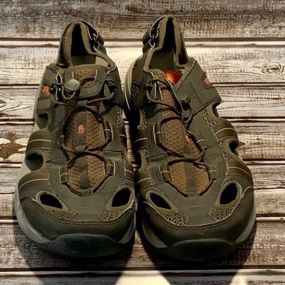 teva water hiking shoes